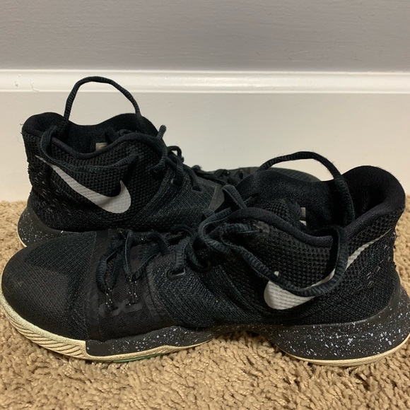 Nike Kyrie 3 “Black Ice” - Picture 4 of 4